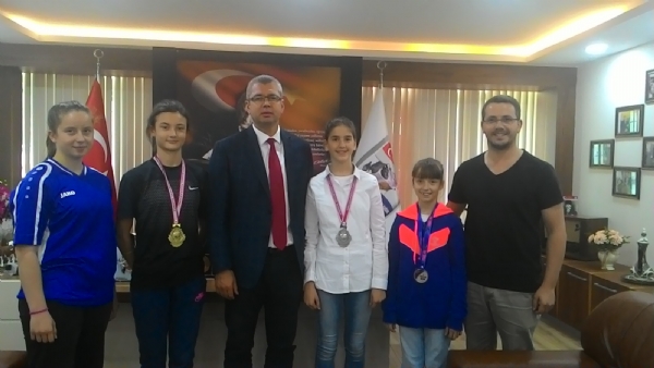 Tekvando ampiyonlarndan Bakanmza Ziyaret 