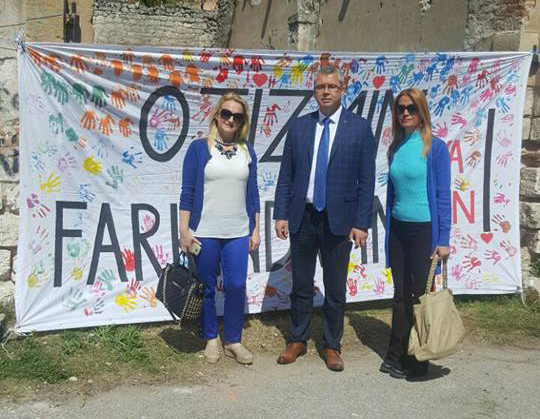 Engelsiz Dnya iin Sen de Bir balon Uur 